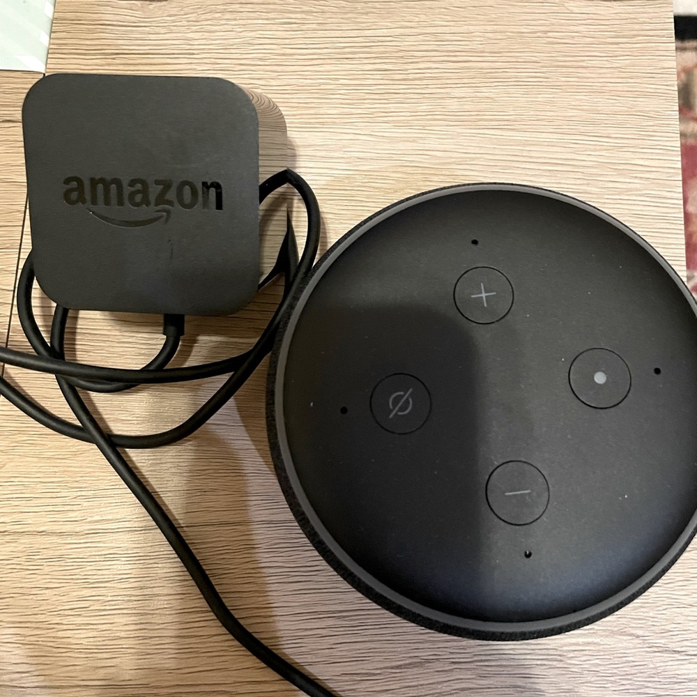 Amazon Alexa Dot Echo with Plug